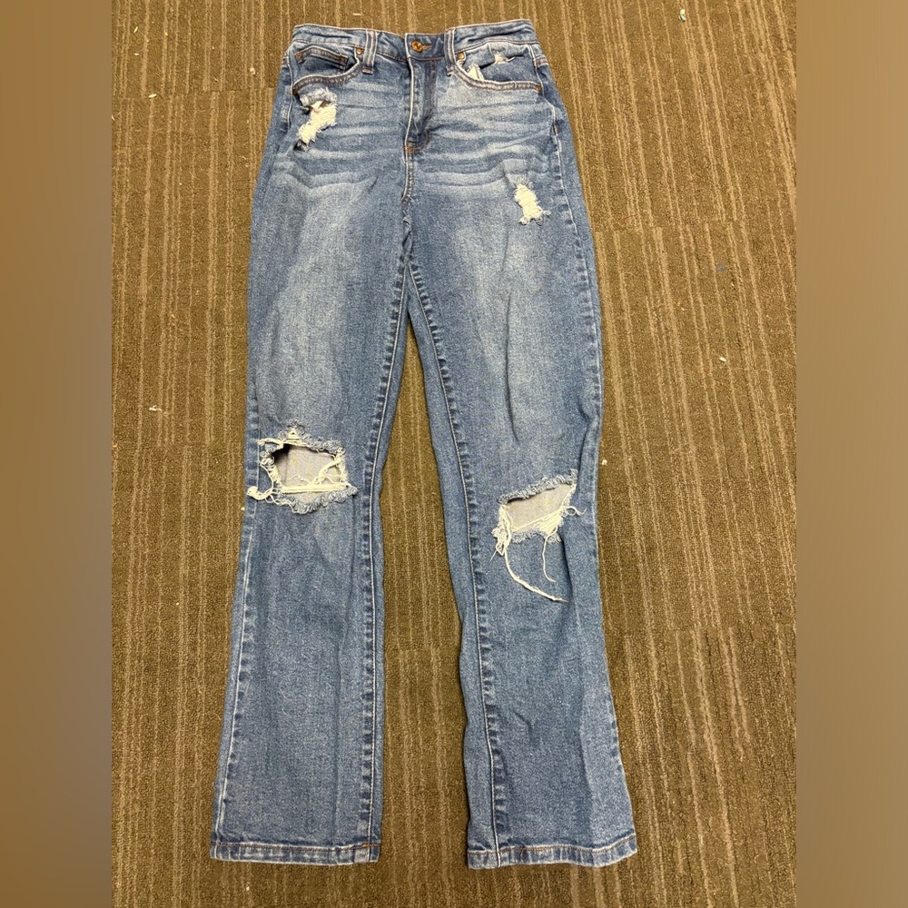 Ripped straight jeans